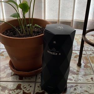 Official MONSTA X light stick ver. 1